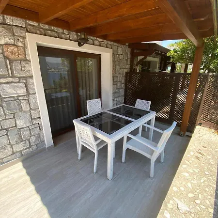 Comfortable House With Private Beach And Garden In Apartment Bodrum